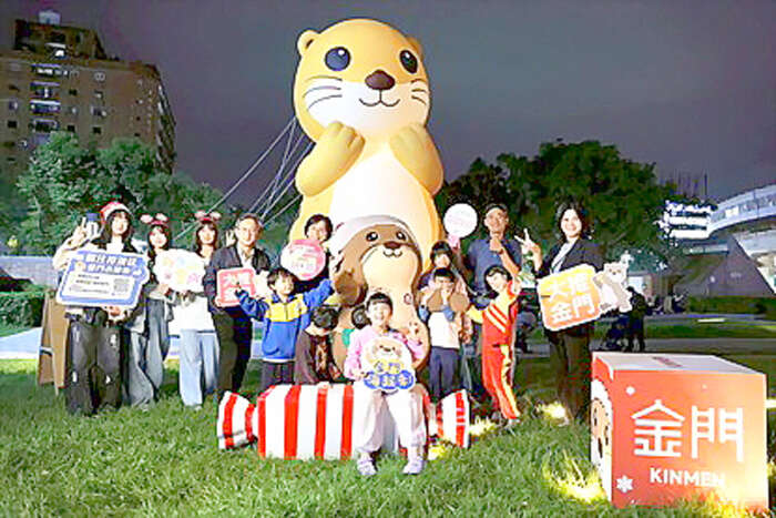 本縣經武酒窖等7處景點躋身觀光百大亮點,閃耀全台,縣府今年再度帶領可愛的觀光IP代表隊,跨海參與年度盛事「2026台灣燈會在嘉義」。(縣府提供)