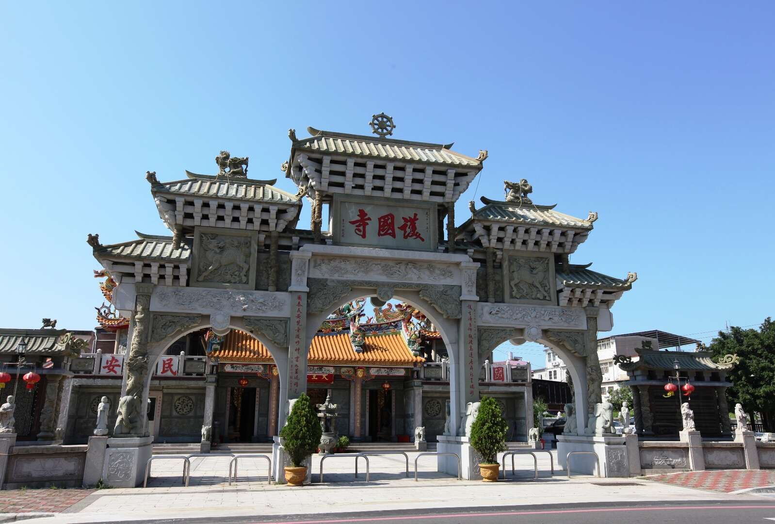 護 國 寺
