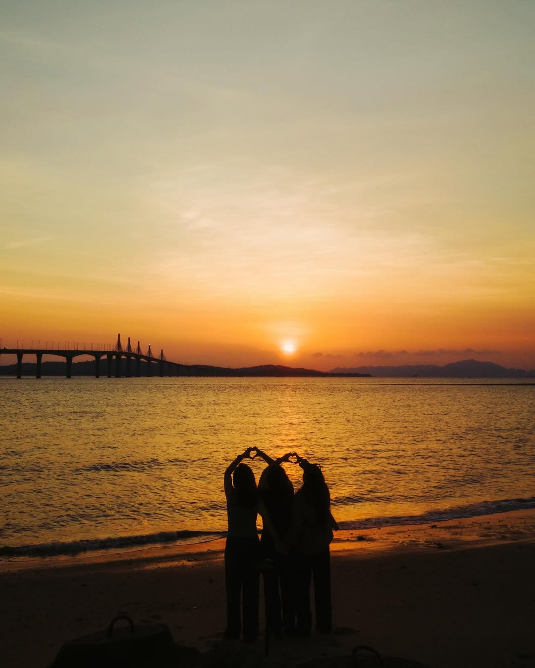 湖下海堤
傍晚限定的海岸剪影美照
為你的金門旅程留念!
-
感謝 @hsienwang_street 美照分享
-
你的照片上標...