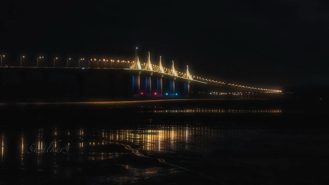 金門大橋
想捕捉金色的金門大橋?
那就把週三晚上的空檔留給燈光秀吧!五座主橋點起金黃色光芒,為夜晚的海上增添一抹浪漫。
-
感謝 ...