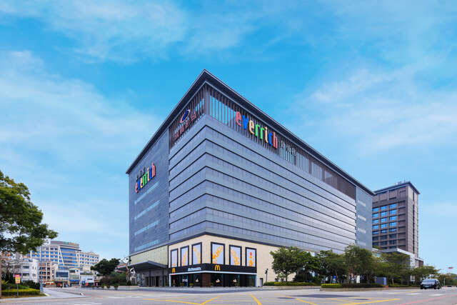 金湖廣場外觀 - 黃柏堯