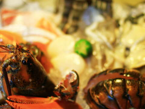 Liu Ho Premium Seafood Hotpot (六合極品海鮮鍋物專門店)