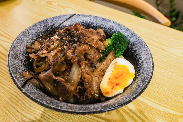 牛肉丼
